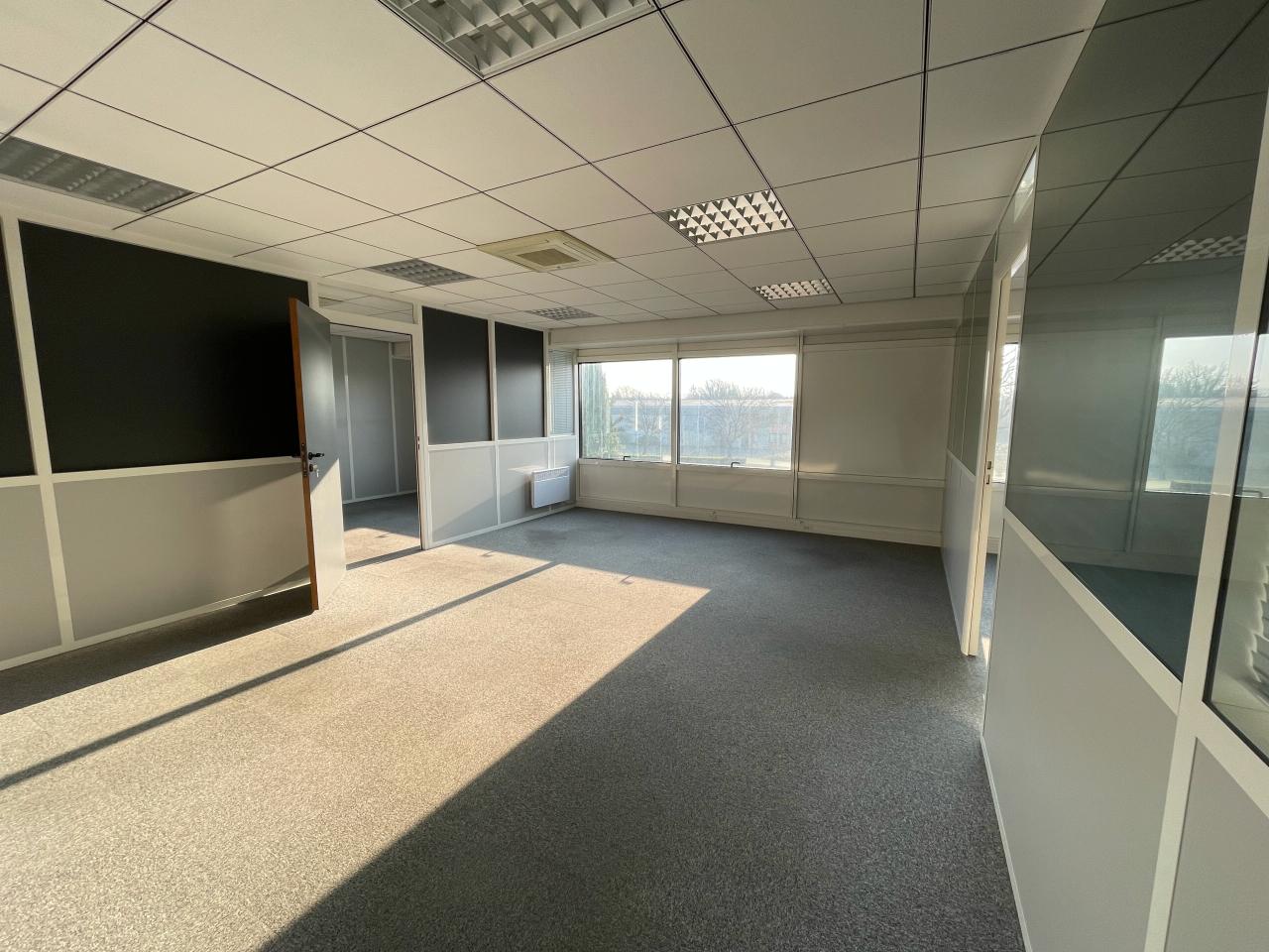 Local d'activité Taluyers 278m² Location local d'activité Taluyers Rhône OLACT2309501 2